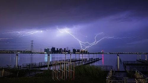 雷電