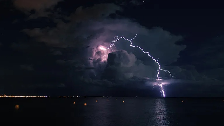 雷擊